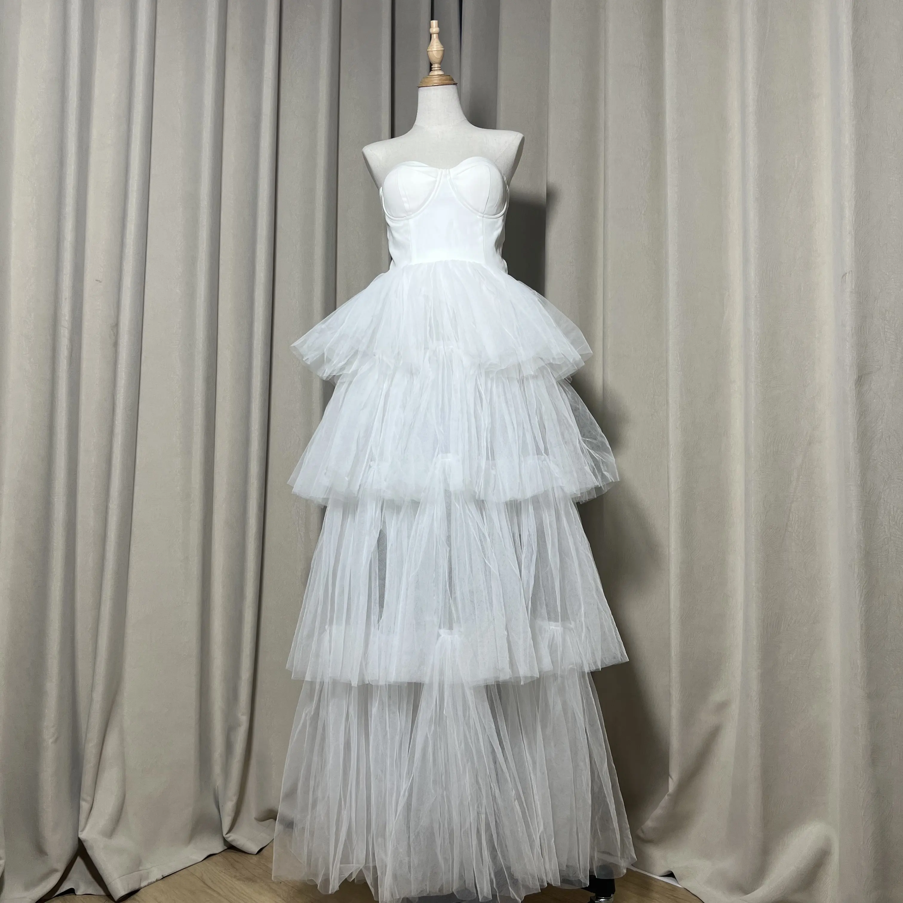 Bán buôn tùy chỉnh Corset không tay backless Tulle Ruffle Puffy lưới ballgown bánh DRESS Bridal Wedding Evening Dresses