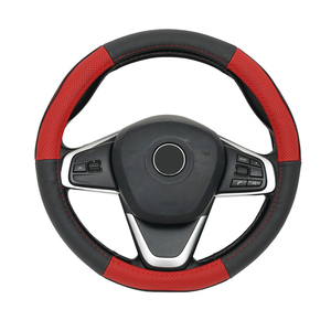 Accessoires intérieurs de voiture en <span class=keywords><strong>cuir</strong></span> véritable rouge et noir de style sportif, housse de <span class=keywords><strong>volant</strong></span> avec prix de gros - Product Image 1