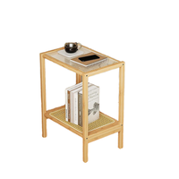 Table basse moderne de haute qualité avec fond en rotin et petit dessus en verre pour le salon