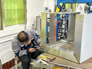Lavavajillas Comercial Bajo Encimera de Acero Inoxidable 304 con Esterilización a Alta Temperatura para Restaurantes y Hoteles - Product Image 1