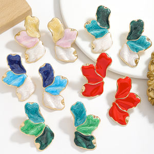 रेट्रो सुरुचिपूर्ण क्लैवर फूल स्टड ईयररिंग्स व्यक्तिगत भाग्यशाली घास बालियां छुट्टी पार्टी फैशनेबल सामान - Product Image 3