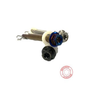 SOMOTO หมุดคาลิปเปอร์สแตนเลส 4 ลูกสูบ / หมุดผ้าเบรก - ผลิตในไต้หวัน (3 สี) - Product Image 1