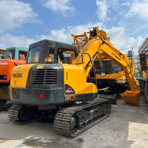 Escavatore Mini Cingolato Hyundai R80 da 8 Tonnellate in Offerta, Motore EPA, Lama Retroescavatore per Costruzioni e Giardinaggio - Product Image 1