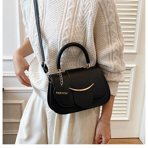 Sac bandoulière grande taille élégant et simple pour femme, nouvelle collection été, couleur unie, avec chaînes classiques – Meilleure vente - Product Image 2