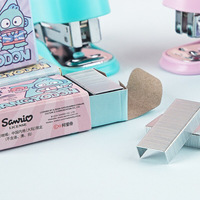 Nouvel arrivage Mini agrafeuse et agrafes de dessin animé mignon Ensemble vente en gros de papier de test portable et d'agrafeuse de stockage de livres pour les étudiants