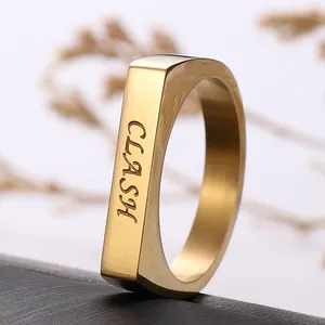 秋寒贴牌2022新设计首字母戒指雕刻名字戒指个性化男士酒吧戒指