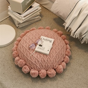 <span class=keywords><strong>Coussin</strong></span> <span class=keywords><strong>rond</strong></span> à <span class=keywords><strong>pompon</strong></span> mignon, décoration nordique pour la maison, oreiller décoratif pour lit, canapé, chaise tricotée, oreiller de voiture - Product Image 3