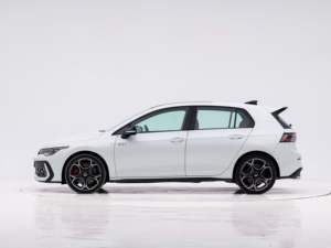 Volkswagen Algérie pour 2024, <span class=keywords><strong>Golf</strong></span> 8.5 Blanc 300TSI R-Line 1.5T Automatique Conduite à Gauche Berline <span class=keywords><strong>Toit</strong></span> <span class=keywords><strong>Ouvrant</strong></span> Panoramique Sièges en Cuir - Product Image 3