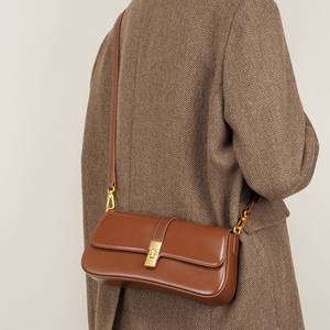 Sac à bandoulière carré horizontal pour femme, couleur café, fermeture à rabat, portable, décontracté, léger, pour tous les jours - Product Image 5