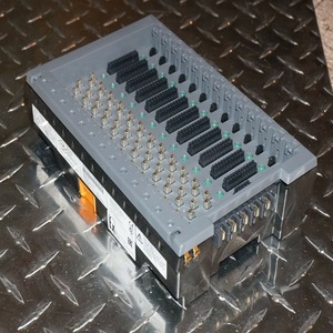 Quartz Tube <b>Clamp</b> Die-Cast Aluminum <b>C</b>-Type Non-Adjustable Metric USA Origin Model 396572-02-2 - Product Image 4