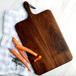 Planche à découper rectangulaire en bois de noyer massif de qualité supérieure, écologique, avec rainures pour les jus et emballage personnalisé - Product Image 1