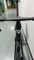 Carbon-Rennrad Leichtgewichtiger Luftfahrtrahmen Premium-Gangschaltung Scheibenbremse Großhandel Pendler-Fahrrad