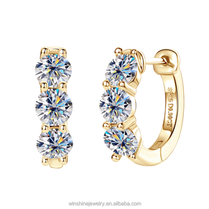 Pendientes de Aro Finos con Diamantes de Moissanita, Plata de Ley 925, Pendientes de Moissanita de 4 mm, Chapado en Oro de 14K - Product Image 1