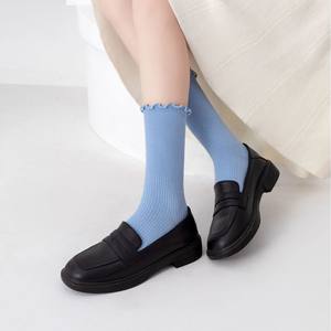 महिलाओं की ग्रीष्मकालीन पतली फीता किनारे नए जापानी काले और सफेद चमड़े के जूते के लिए छोटे चमड़े के जूते - Product Image 1