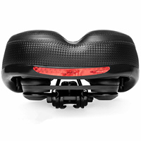 Siège de vélo en mousse à mémoire de forme haute densité selle de vélo rembourrée douce Double remplacement des balles en caoutchouc absorbant les chocs pour l'équitation confortable