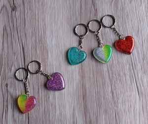 Porte-clés en résine transparente avec éléments décoratifs intégrés, finition lisse et brillante, accessoire durable pour une organisation élégante et quotidienne - Product Image 6