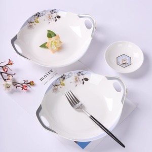 Novo Lançamento: Conjunto Completo de Louça de Porcelana Europeia com Pratos de Jantar e Sousplats para Casamentos, Grandes Recepções e Cozinha Doméstica - Product Image 3