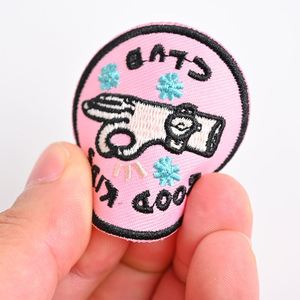 Écusson brodé thermocollant personnalisé de haute qualité, patch brodé de luxe pour vêtements, étiquette de chapeau, patchs tissés pour vêtements - Product Image 4