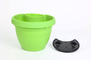 Pot de fleurs suspendu en plastique pour balcon avec crochet et plateau de drainage, idéal pour la culture de fleurs, légumes et herbes en extérieur sur clôture - Vente en gros - Product Image 4