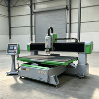 Routeur CNC haute vitesse, graveur multi-matériaux fonctionnant sur l'aluminium, le MDF, le plastique et le cuivre