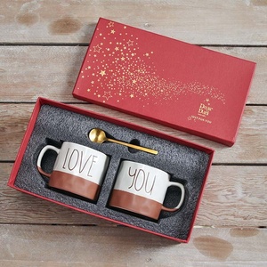 Ouvenirs-<span class=keywords><strong>taza</strong></span> de café de cerámica con cuchara dorada, juego de tazas de cerámica para pareja, regalo de boda - Product Image 2