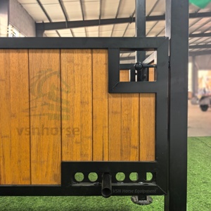 VSN Chute de manutention vétérinaire pour chevaux en métal haute résistance avec coussin de protection pour une retenue équine sûre - Product Image 6