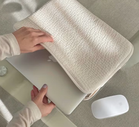 Sarung Laptop Poliester Lembut Putih dan Hitam dengan Ritsleting, Ramah Lingkungan, Tahan Lama, Anti Maling, Tas Dalam Portabel untuk Tablet