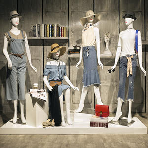 Vente de gros Mannequins assis Femme Blanc brillant Mannequin intégral en fibre de verre Femme Magasin pour vêtements - Product Image 2