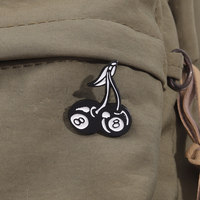 Broches en émail noir de bowling à 8 points, personnalisées, style punk, crâne punk, cerise, badges de revers, bijoux gothiques, cadeau pour amis