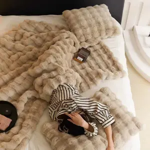 Soft warm designer chess checkered board king size winter blanket throw knitted for sleep hug bedding