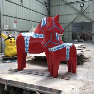 Vente chaude 2025, statue de <span class=keywords><strong>cheval</strong></span> Dala en fibre de verre <span class=keywords><strong>grandeur</strong></span> <span class=keywords><strong>nature</strong></span>, <span class=keywords><strong>cheval</strong></span> de Troie, sculpture, <span class=keywords><strong>jouet</strong></span> <span class=keywords><strong>cheval</strong></span> pour la décoration de la maison - Product Image 5
