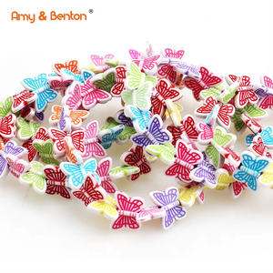 Mini giocattoli di plastica colorata braccialetto a farfalla bambina braccialetti di plastica bomboniere per bambini - Product Image 2