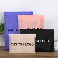 Sac d'emballage à glissière noire, vente en gros, sacs en plastique à glissière givrée personnalisée, emballage pour vêtements avec votre logo