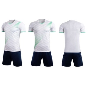 Voetbalshirts met hittetransferdruk, gestreept, custom geborduurde logo's, retro voetbaltenue, korte mouwen, sneldrogend, 100% polyester - Product Image 6