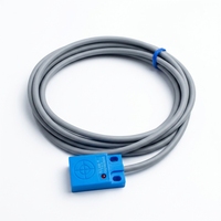 Câble PVC de 2 mètres Q18C, boîtier carré fin, réponse rapide pour la détection de matériaux dans les machines d'emballage, capteur de proximité capacitif