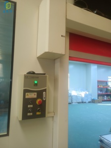 דלת גלילה מהירה ישירות מהמפעל - דלת PVC מהירה למחסן/חדר נקי עם עמידות לרוח - Product Image 6