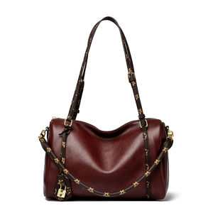 Sac à main portable et durable en PU pour femme, avec décoration en rivets, tendance. Sac à main luxueux de style Boston à motifs géométriques - Product Image 5