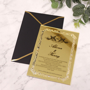 Tarjeta de invitación acrílica de espejo dorado con proceso de estampado negro con patrón de corte láser y sobre a juego para eventos de <span class=keywords><strong>boda</strong></span> - Product Image 1