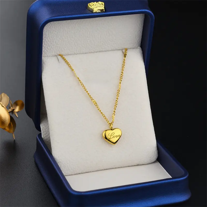 Hot Selling Stainless Steel Couple Necklace Luxury Gold Plated Love Heart Pendant Titanium Steel Necklace For Couple
