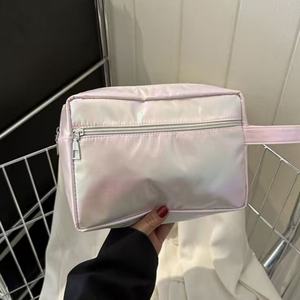 Trousse de toilette en duvet imperméable au laser, sacs de rangement pour lavage cosmétique personnalisés à la mode pour femmes, filles, hommes, voyages à la plage en plein air - Product Image 1