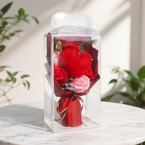 Cadeau moderne pour la Saint-Valentin, bouquet de roses artificielles fait main, vente en gros, boîte en PVC, cœur en peluche, savon parfumé - Product Image 4