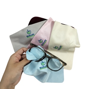 Paño de microfibra para limpiar con logo personalizado, impresión por transferencia térmica y serigrafía para lentes de cámara, gafas y pantallas, fabricante. - Product Image 6