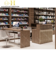 Étagères de pharmacie de style naturel et chaleureux à vendre, comptoirs de présentation pour la vente au détail, armoires à médicaments éclairées, étagères de pharmacie