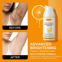 Crème éclaircissante anti-oxydante lissante pour la peau, infusée à l'acide hyaluronique, à l'acide kojique et au niacinamide, pour un teint éclatant et uniforme.