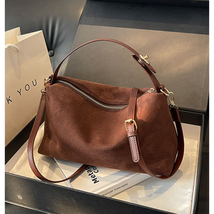 Bolso de Hombro Versátil de Alta Gama en Ante Sintético Mate, Novedad 2025, un Accesorio Retro Chic para Otoño Invierno - Product Image 6