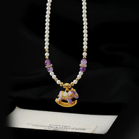 Parure de bijoux délicate en perles d'eau douce naturelles roses, motif cheval à bascule, pour femme, cadeau d'anniversaire, collier, bracelet, boucles d'oreilles, bague