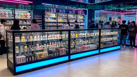 Vitrine en verre avec éclairage LED RGB et cadre en aluminium noir pour figurines, bijoux, lunettes de soleil. Étui de présentation multifonctionnel pour cartes à collectionner