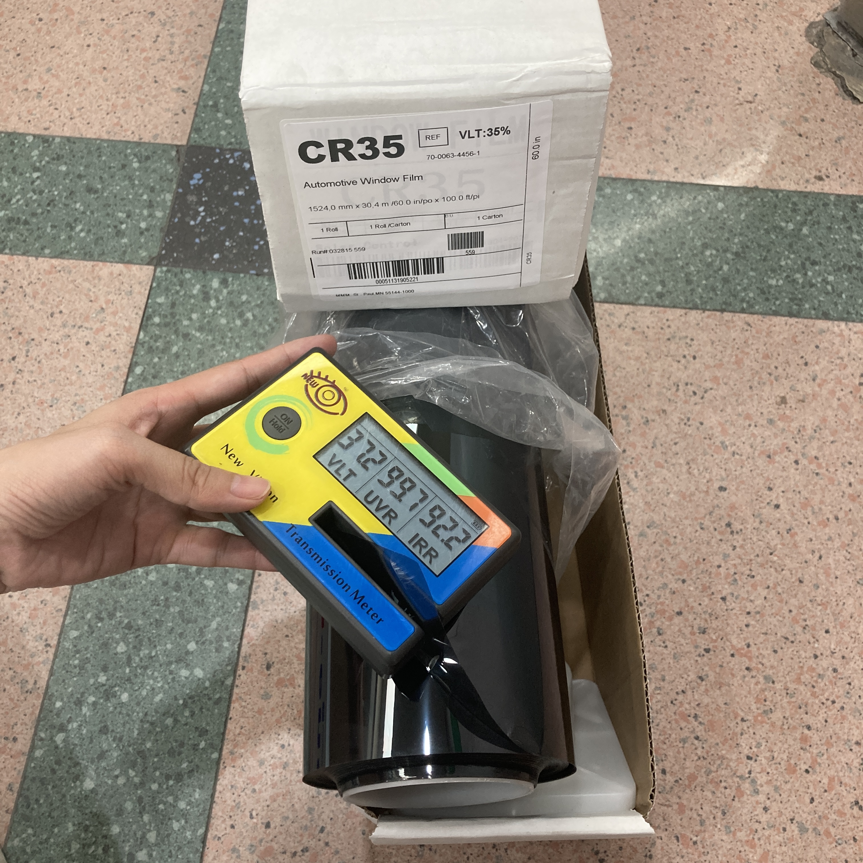 CR35, Couleur : Noir, VLT : 35 %, IRR : 95 %, LOGO 3M + Sans Boîte 3M