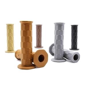 Poignées de guidon de moto rétro en caoutchouc 22 mm kaki pour amélioration des cruisers - Product Image 2