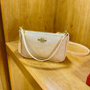 Sac messager en PU imprimé style rétro, peut être utilisé comme sac à main ou sac bandoulière, avec un design tendance.719 - Product Image 1